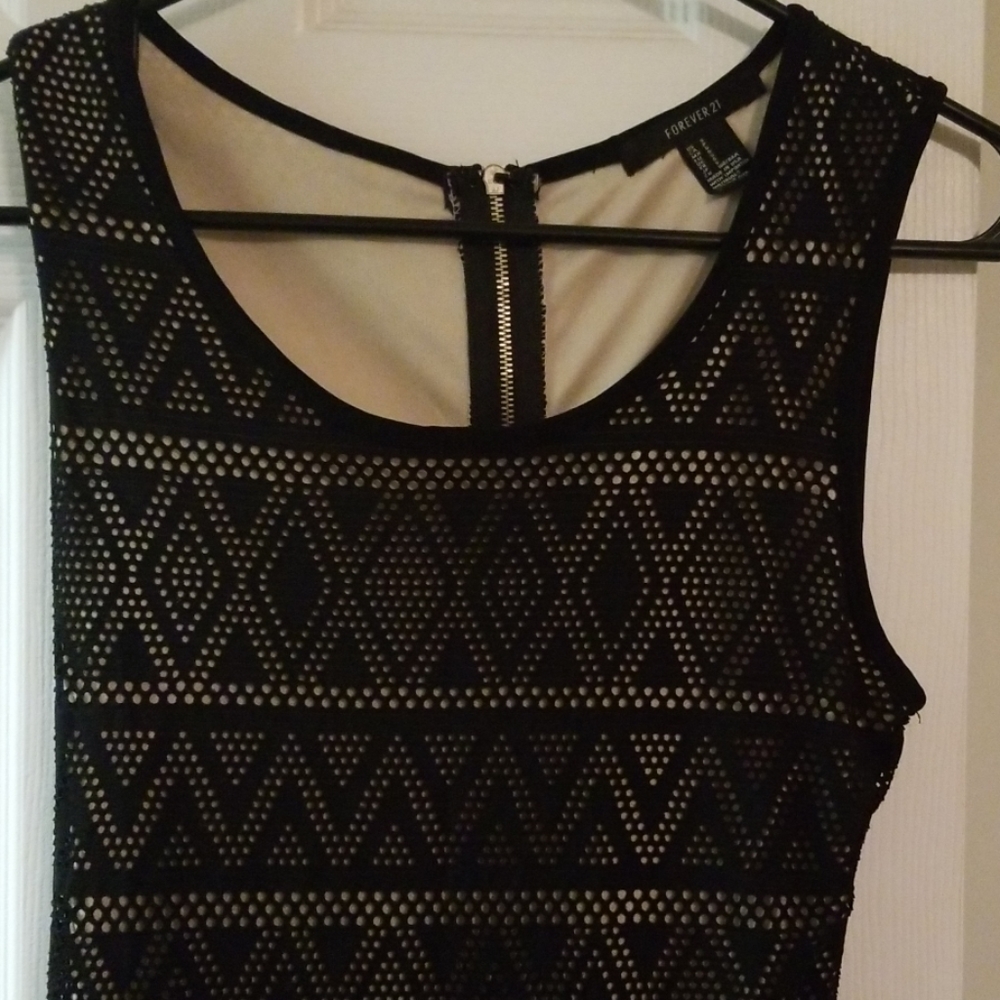Dress - Picture 2 of 4